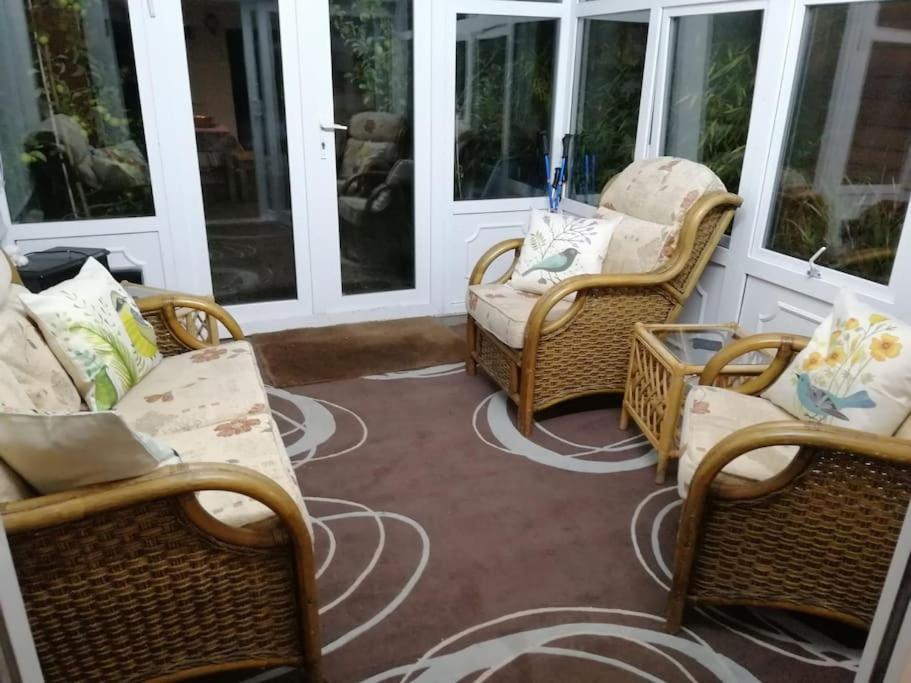 Welsh Miners Cottage Four Bedroom House Treherbert Esterno foto