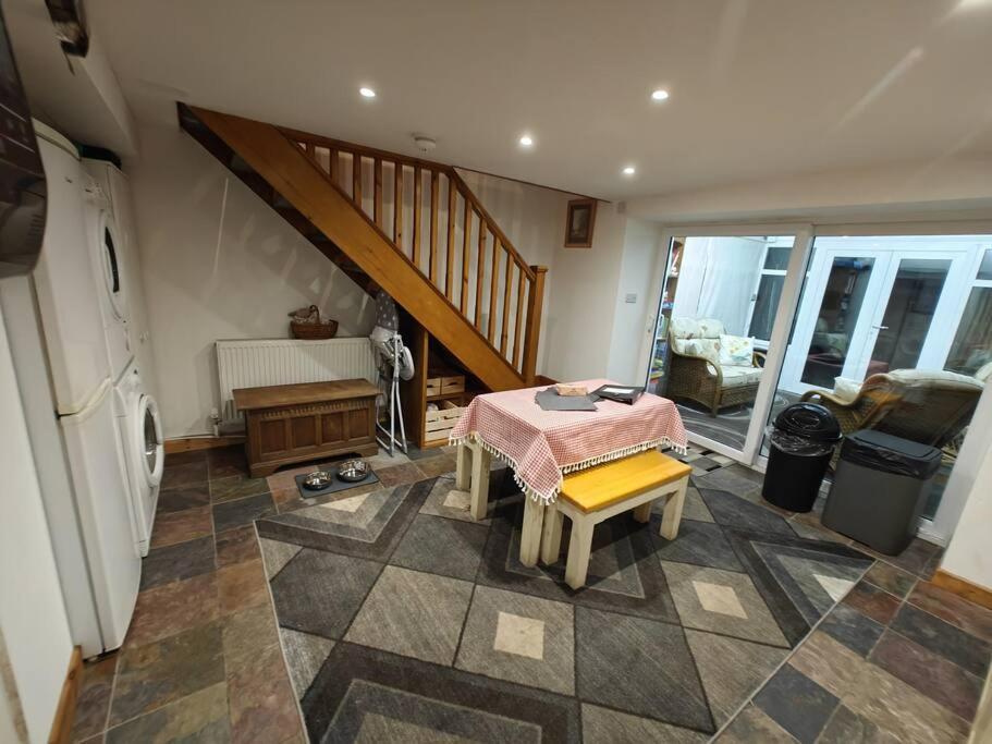 Welsh Miners Cottage Four Bedroom House Treherbert Esterno foto