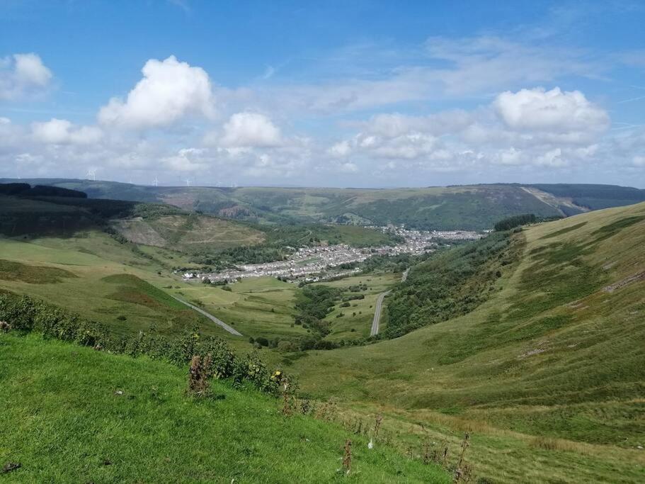 Welsh Miners Cottage Four Bedroom House Treherbert Esterno foto